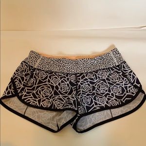 Lululemon women’s speed up shorts size 2